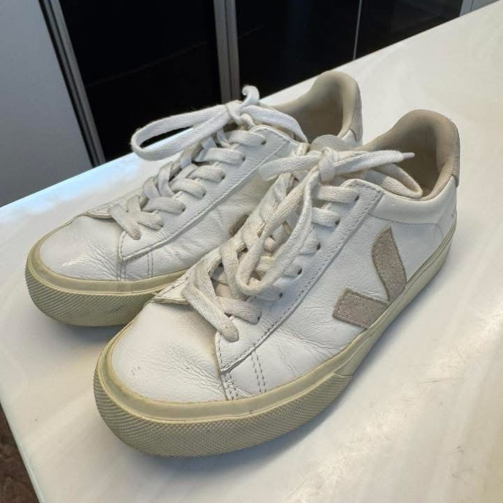 Veja White and Cream Women's Sneakers